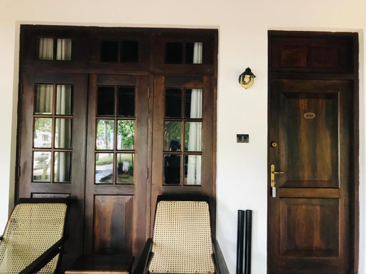 Palm Garden Village Hotel Anurâdhapura Extérieur photo