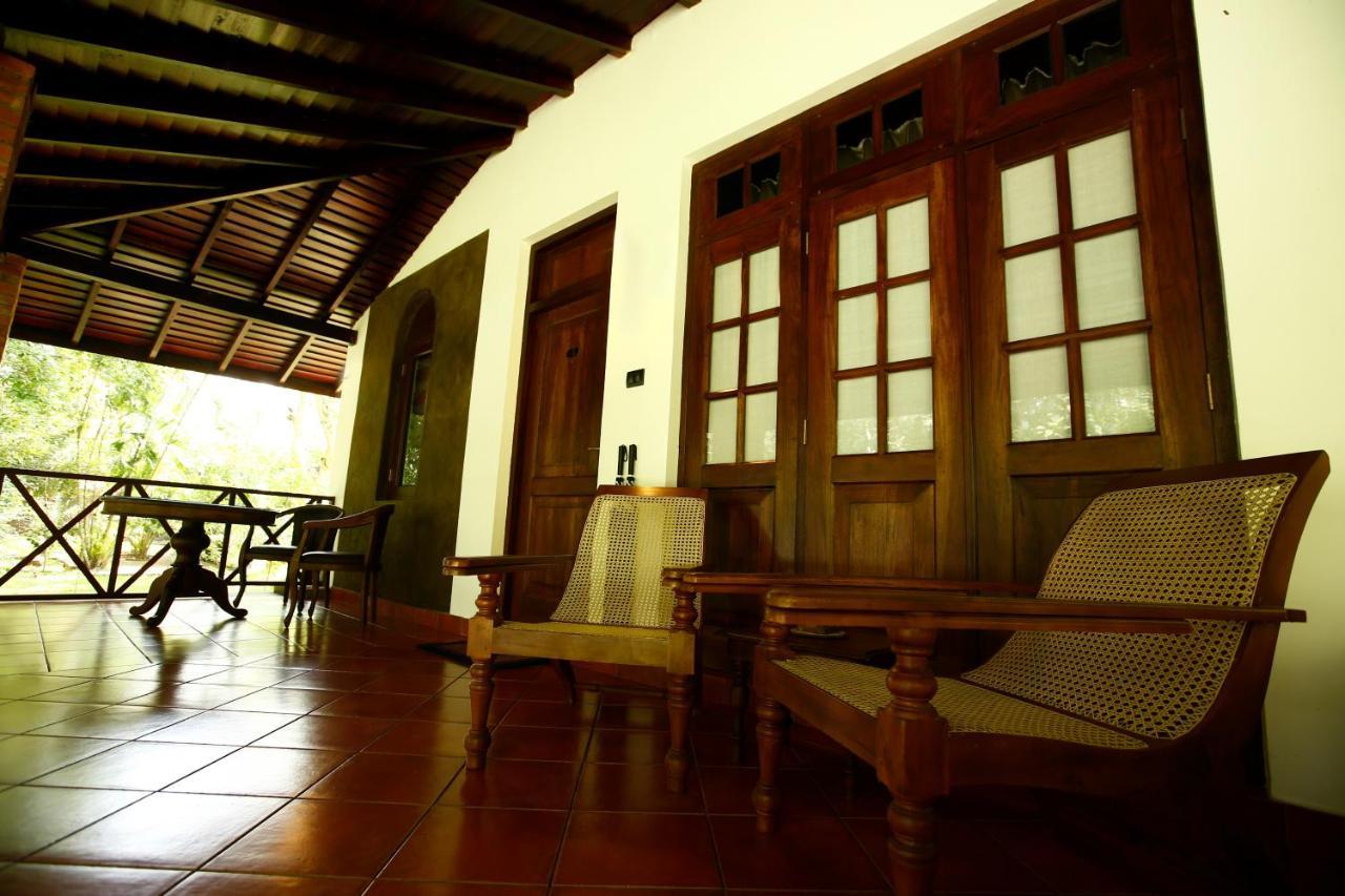 Palm Garden Village Hotel Anurâdhapura Extérieur photo